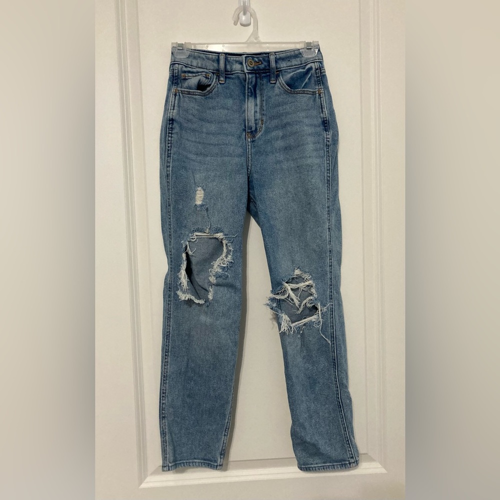 Hollister Ultra High-Rise Mom Jean 0S W24 L25